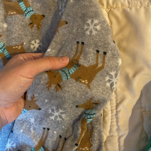 2 Pairs Carters Christmas Footed PJs size 7 - Picture 4 of 4